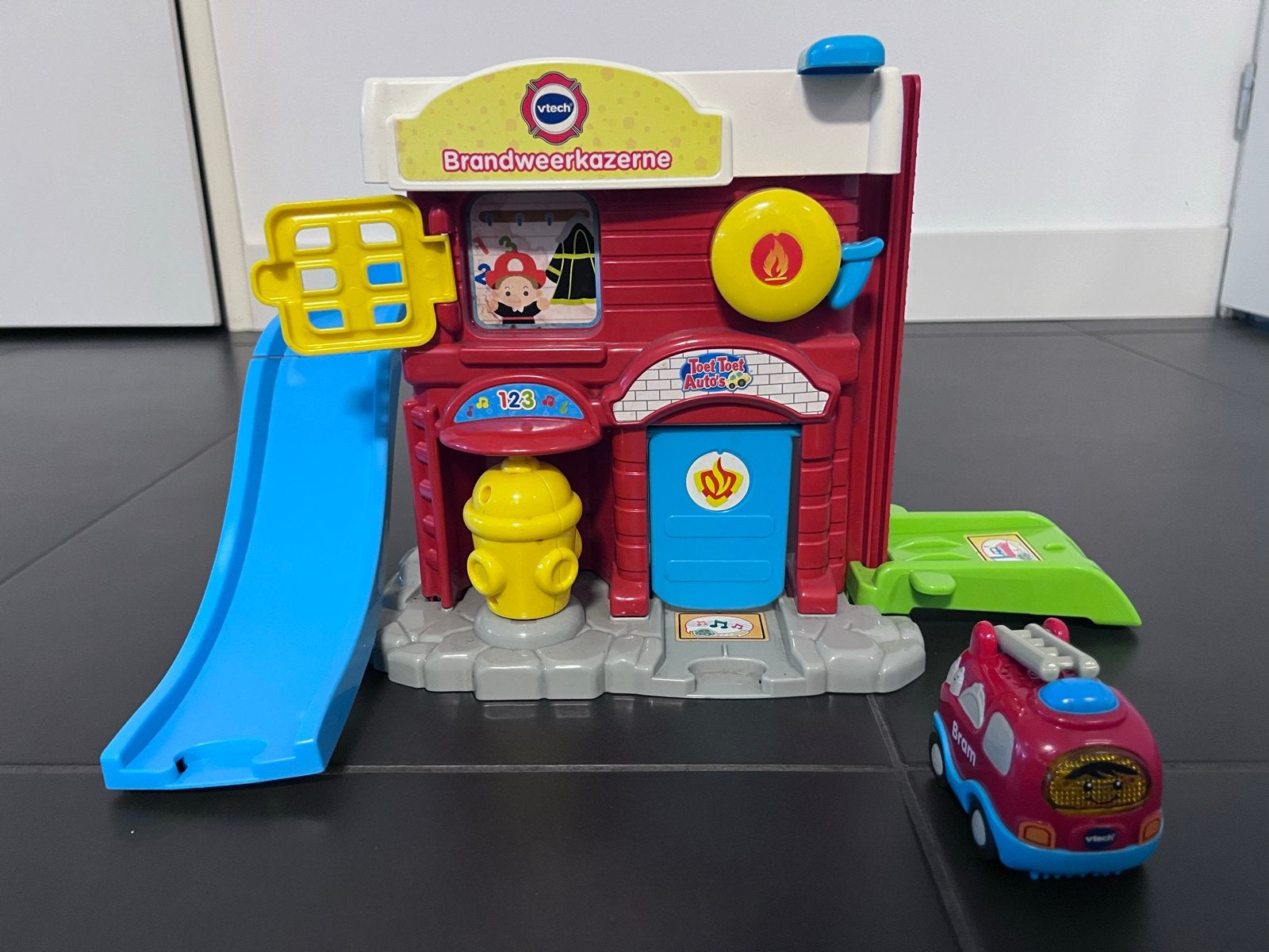 VTech Toet Toet Auto's Brandweerkazerne met brandweerauto, Ophalen of Verzenden, Zo goed als nieuw