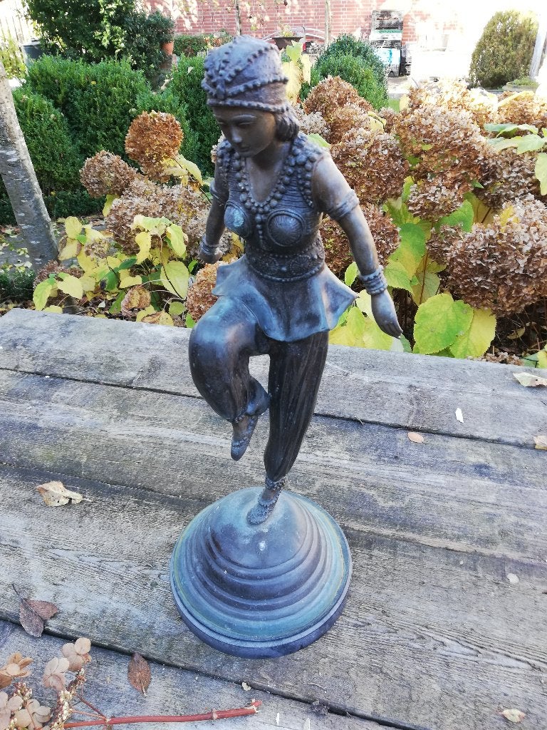 Beeld danseres (Mata Hari) 52,5 cm hoog, Ophalen, 50 - 100 cm, Op sokkel, Beeld
