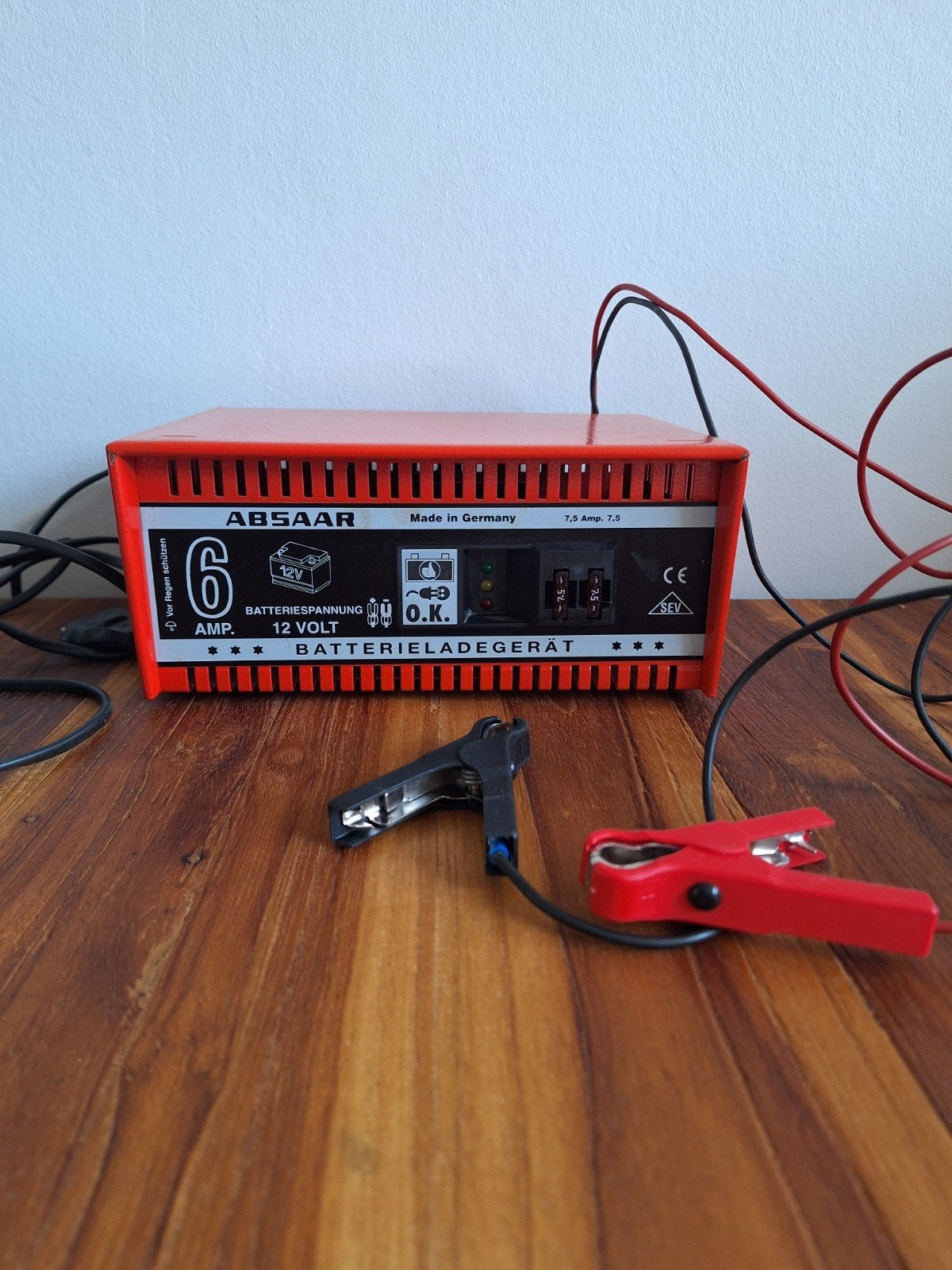 Absaar acculader 6 ampere