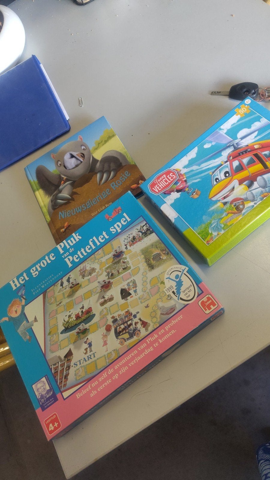 spelletjes boeken poppen knuffels vazen kerstkandelaars, Ophalen