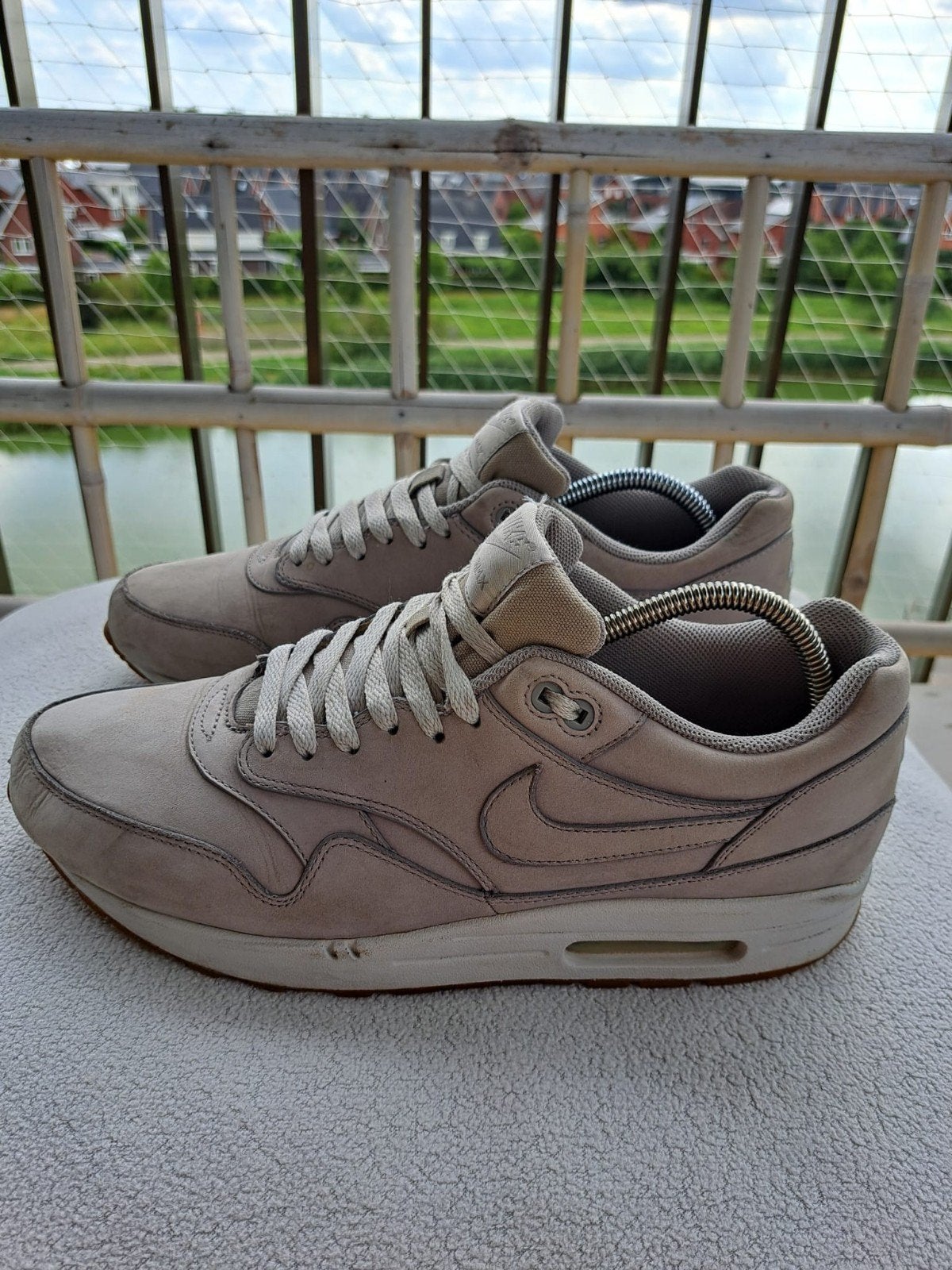 Nike Air Max 1 Premium Medium Grey / Gum maat 45, Overige kleuren, Nike, Ophalen of Verzenden, Gedragen