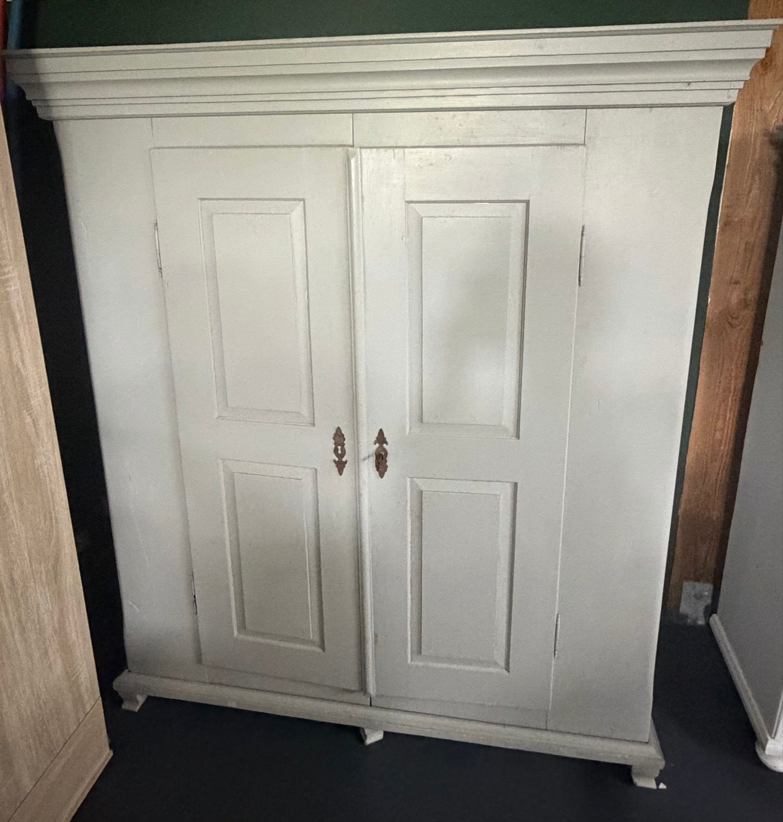 Antieke grenen kast, wit geverfd, Ophalen