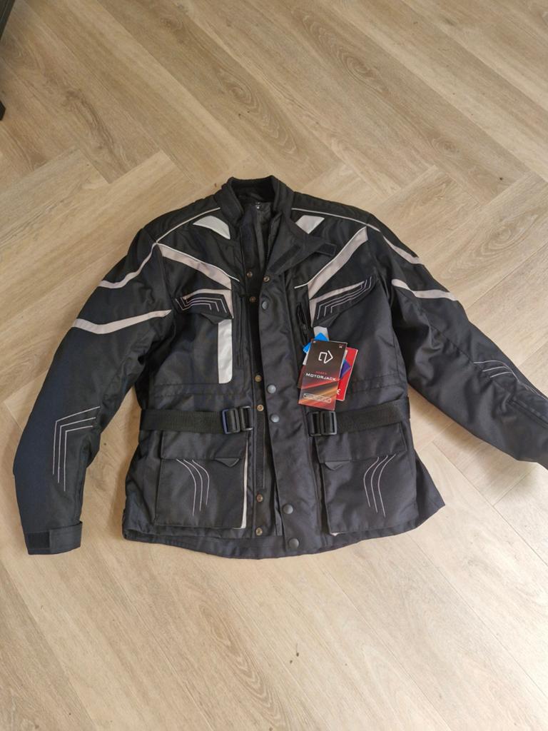 Nieuwe heren motorjas - Maat M, Motoren, Kleding | Motorkleding, Jas | textiel, Ophalen, Nieuw met kaartje, Heren