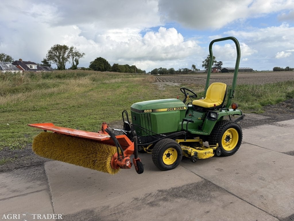 John Deere 655 Diesel 4wd compact tractor, maaidek, veegmach, John Deere, Gebruikt, Tot 2500, Tot 80 Pk