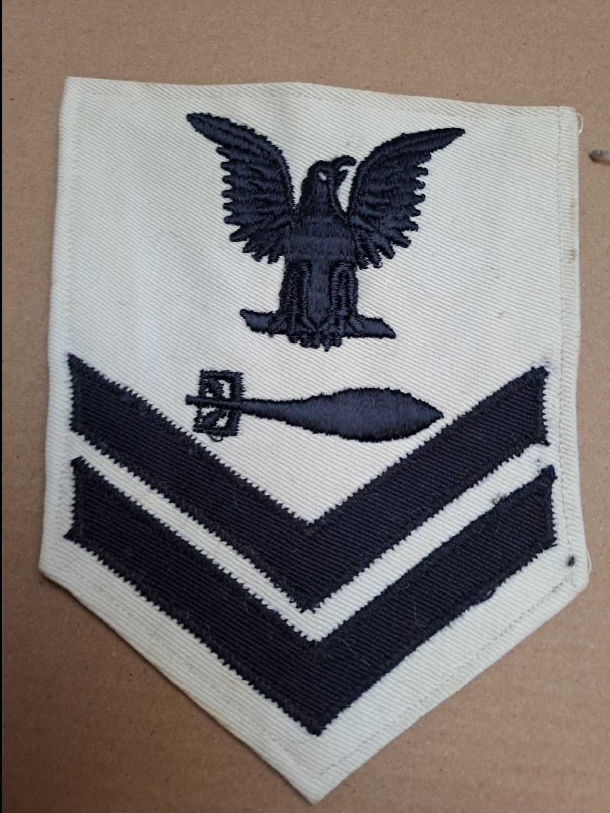 Vintage US Navy Embleem - TM.   torpedo mate, Verzamelen, Amerika, Onbekend, Ophalen of Verzenden, Onbekend