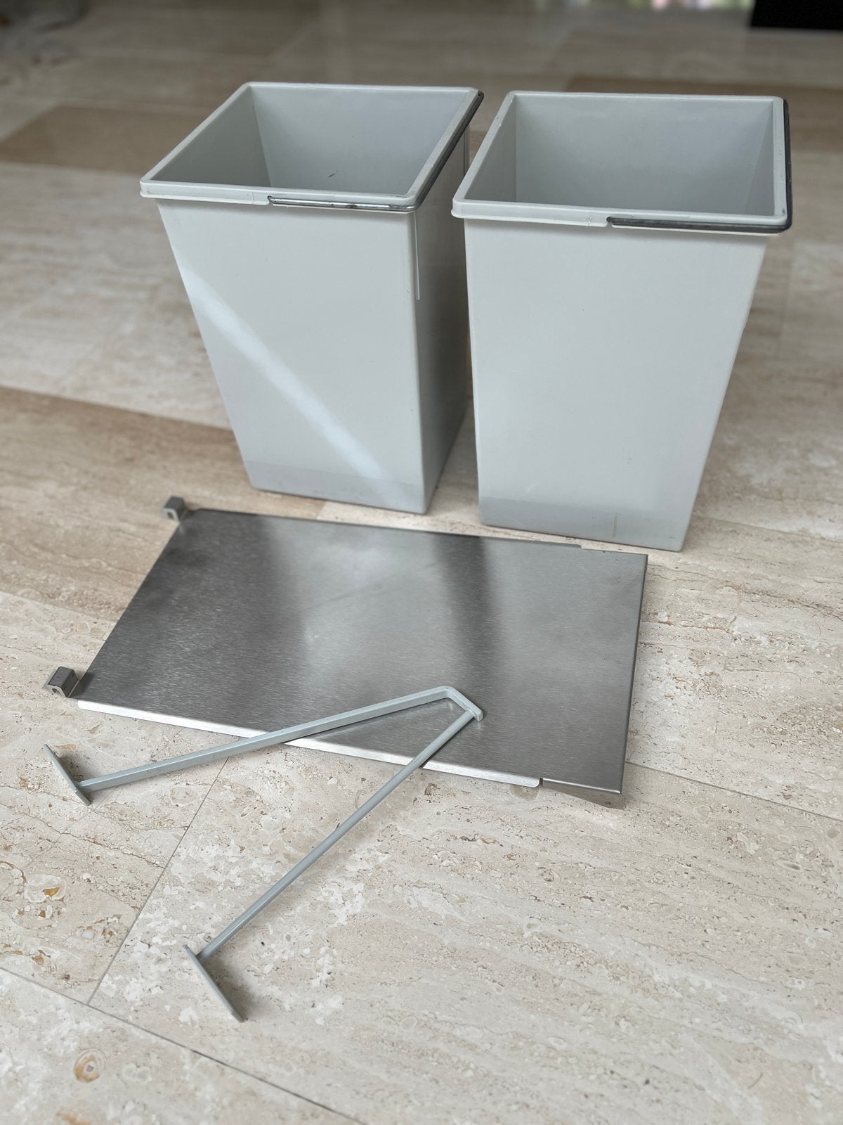 Bulthaup Systeem 25 afvalemmer set 2x 15L met RVS deksel, Minder dan 50 cm, Gebruikt, Ophalen of Verzenden, Minder dan 100 cm