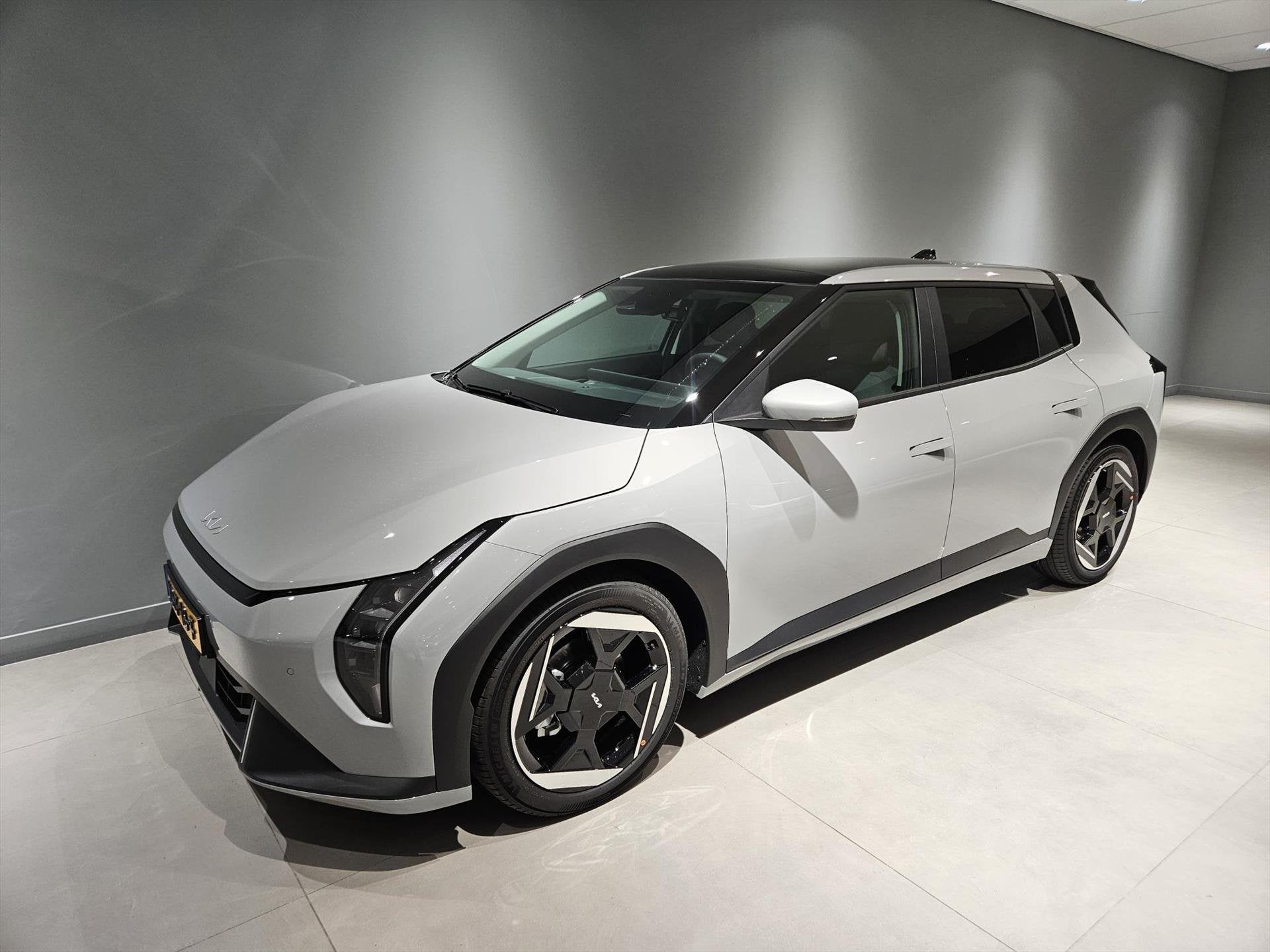 Kia Ev4 58,3 kWh 204PK Plus Advanced, Auto's, 12 maanden, Gebruikt, Zwart, 68 pk
