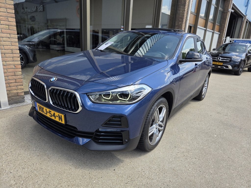BMW X2 xDrive25e High Executive M-Tech Sport interieur , Hea, Auto's, BMW, Automaat, X2, Gebruikt, Blauw