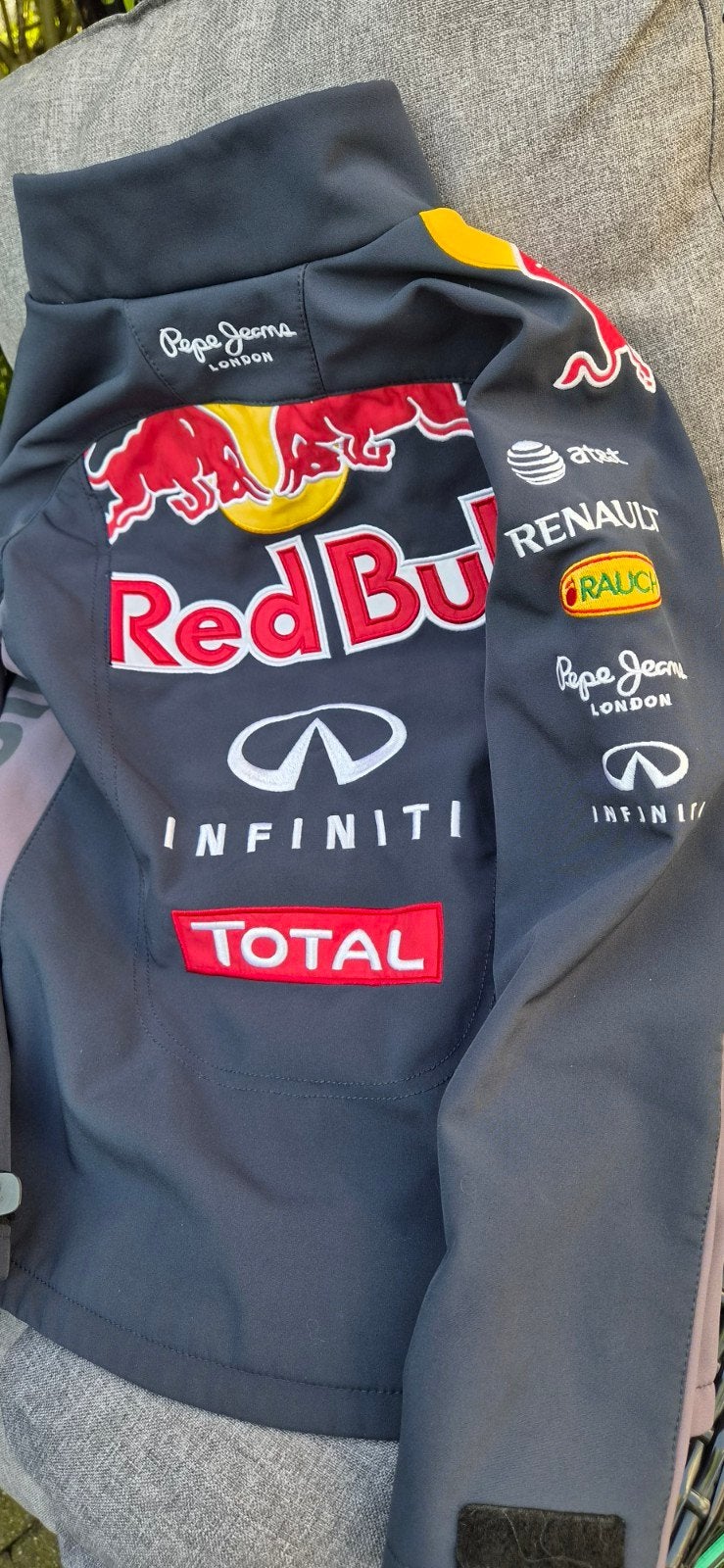Red Bull Racing Softshell Jas Maat 10 ZGAN, Jongen of Meisje, Ophalen of Verzenden, Zo goed als nieuw, Red Bull