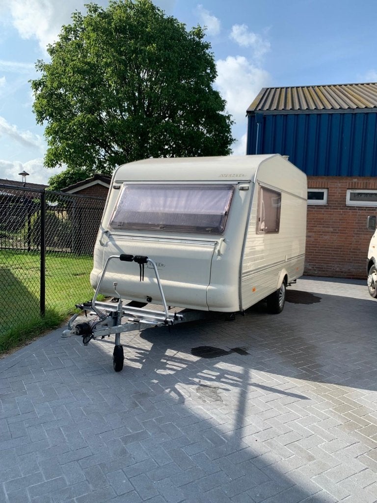 Avento Caravan 2 persoons, Caravans en Kamperen, Caravans, Bedrijf, tot en met 2, Rondzit, Avento, Dwarsbed, Omvormbare zithoek