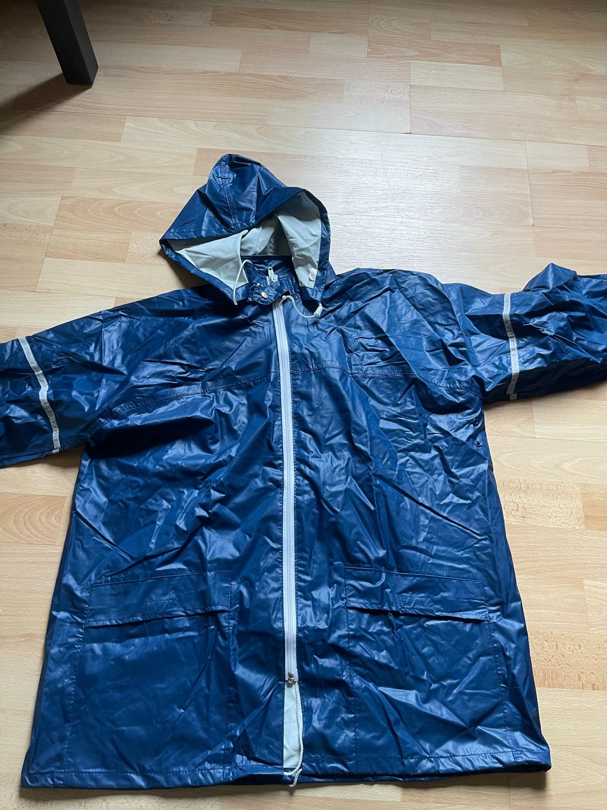 Imitatie regenjas Agu Sport jaren 80 Maat XS, Ophalen of Verzenden, Gebruikt, Regenjas, Dames