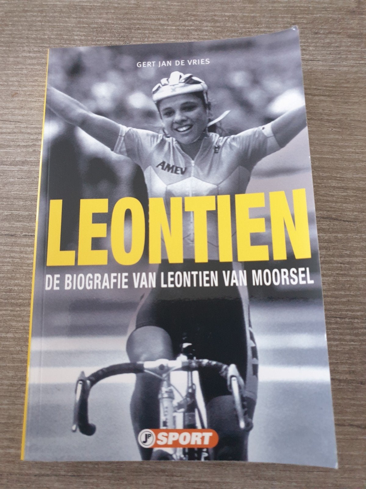 Leontien: De biografie van Leontien van Moorsel, Ophalen of Verzenden, Gelezen, Gert Jan de Vries, Sport