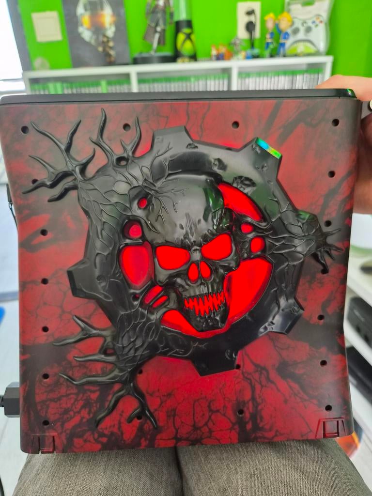 Lichtgevende Gears of War 3 Vault voor Xbox 360 Slim!, Verzenden, 250 GB, Met 1 controller