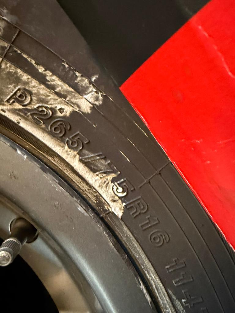 Diverse sets banden / velgen land Rover defender, Auto-onderdelen, Banden en Velgen, Ophalen, Gebruikt, 16 inch, 235 mm