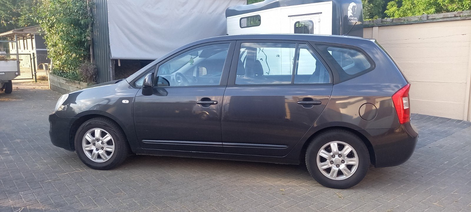 Kia Carens 2.0 Cvvt 5-ZIT 2007 Grijs, Auto's, Kia, Voorwielaandrijving, 1998 cc, Stof, 4 cilinders