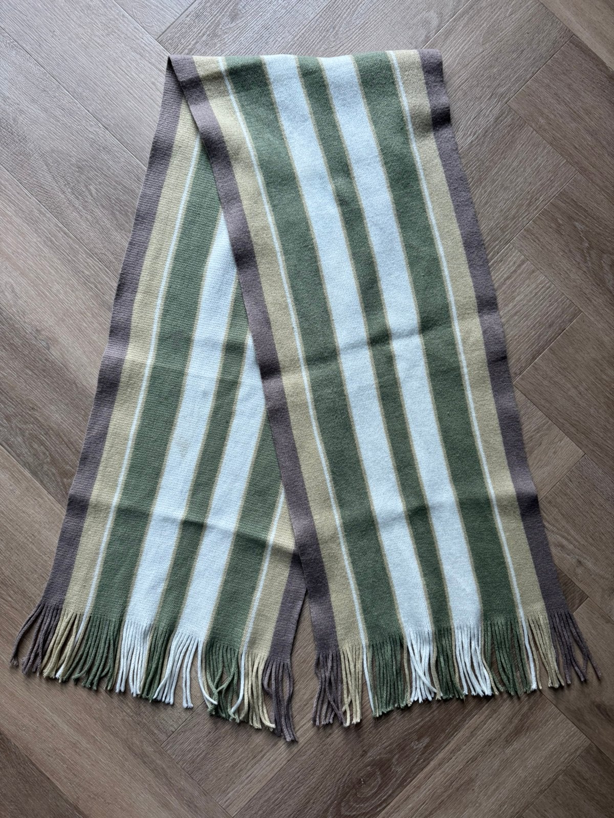 Sjaal gestreept groen/beige/wit/bruin, Ophalen of Verzenden, Gedragen, Sjaal