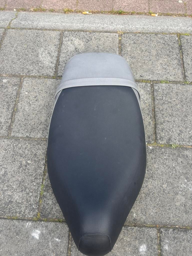 Runnr zadel nette staat, Ophalen, Zo goed als nieuw, Zadel, Piaggio
