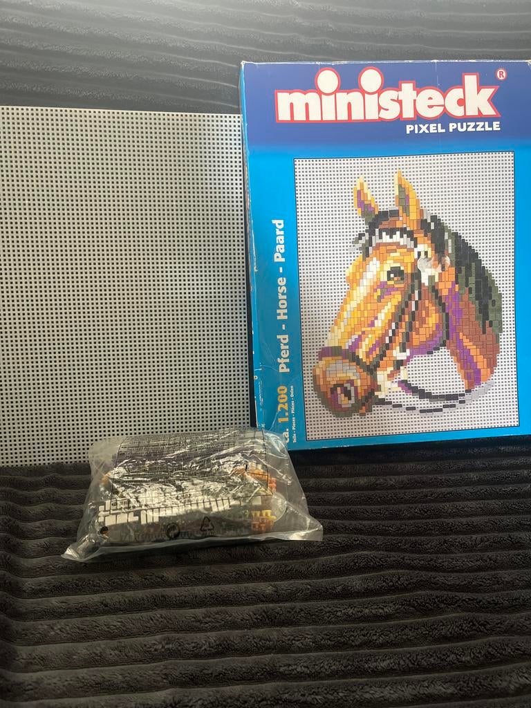 Ministeck Pixel Puzzle Paard - Compleet met Grondplaat, Ophalen of Verzenden, Zo goed als nieuw, Box-set