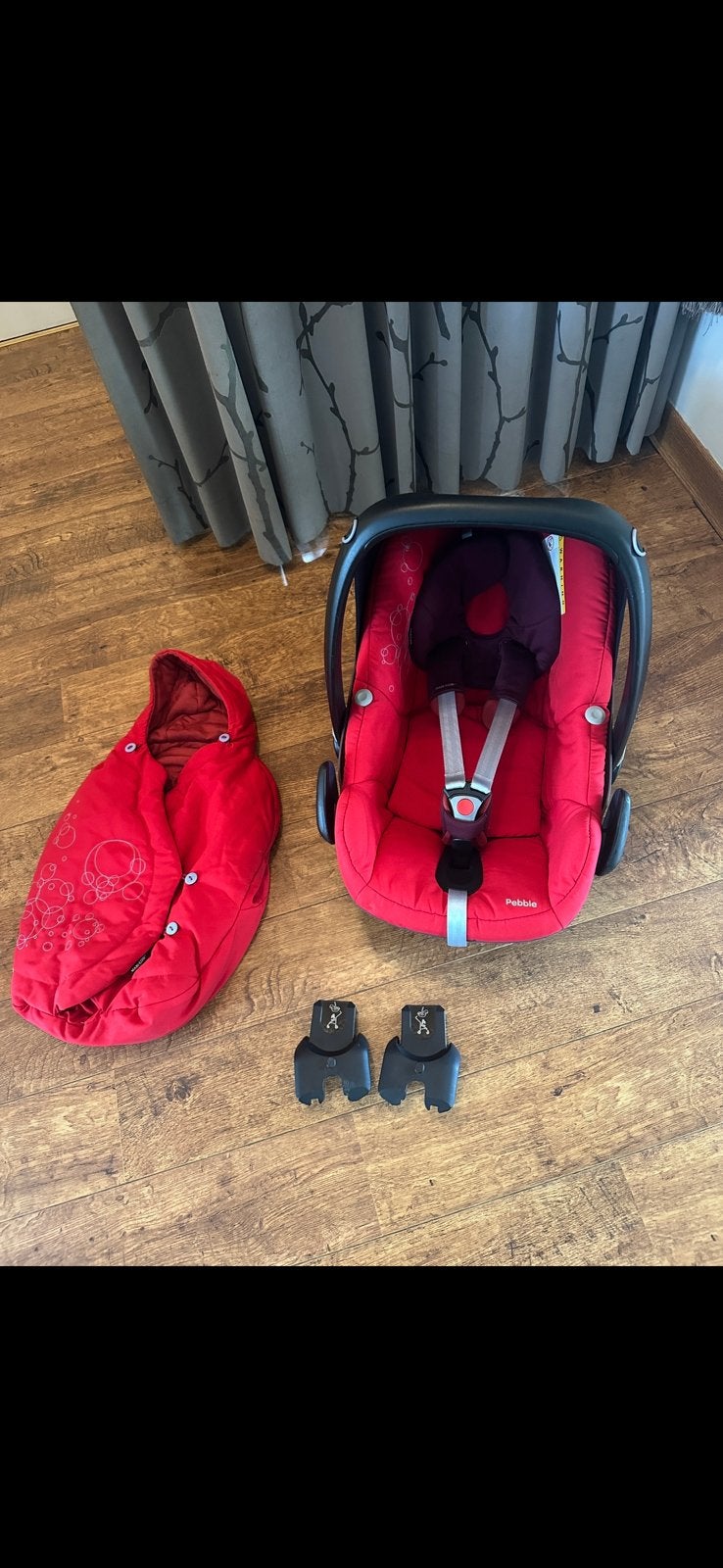 Maxi cosi pebble met verkleiner voetenzak en adapters, Ophalen, Autogordel, Zo goed als nieuw, 0 t/m 13 kg