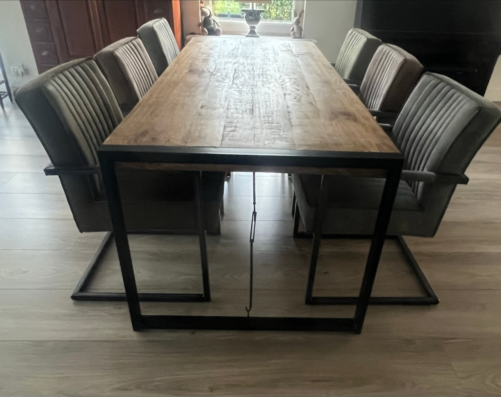 Robuuste eettafel met 6 stoelen - Industrieel design, Ophalen, Teakhout, 200 cm of meer, 50 tot 100 cm