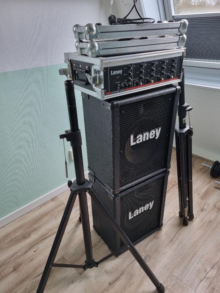 Laney (eind)versterker Theatre 120x4 + speakers+ statieven, Ophalen, Gebruikt, Minder dan 500 watt, P.A.