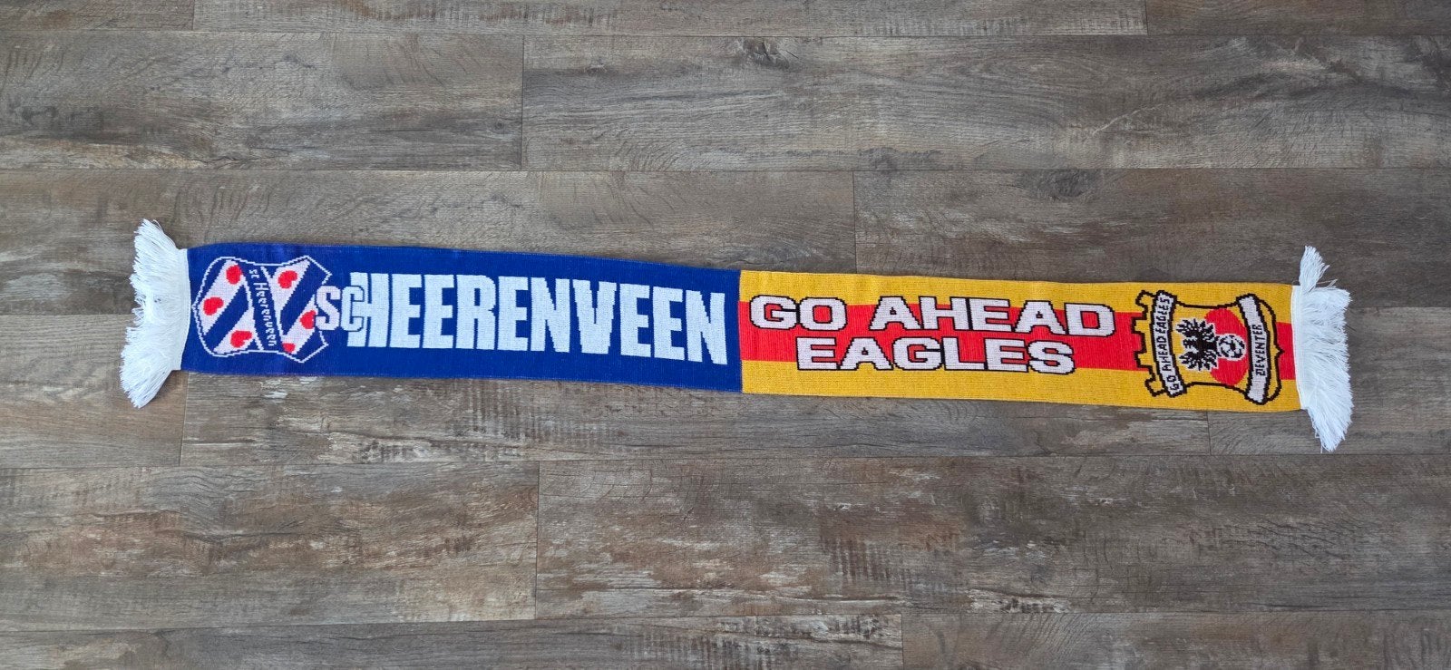 Sjaal Heerenveen - Go Ahead Eagles, Verzamelen, Ophalen of Verzenden, Zo goed als nieuw, Overige binnenlandse clubs, Vaantje of Sjaal