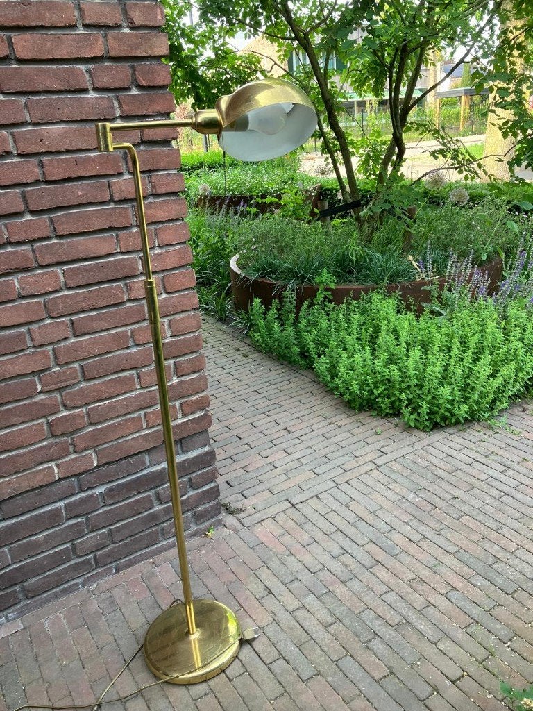Staande goudkleurige lamp rechthoekig, Ophalen, Overige materialen, Gebruikt, Modern klassiek