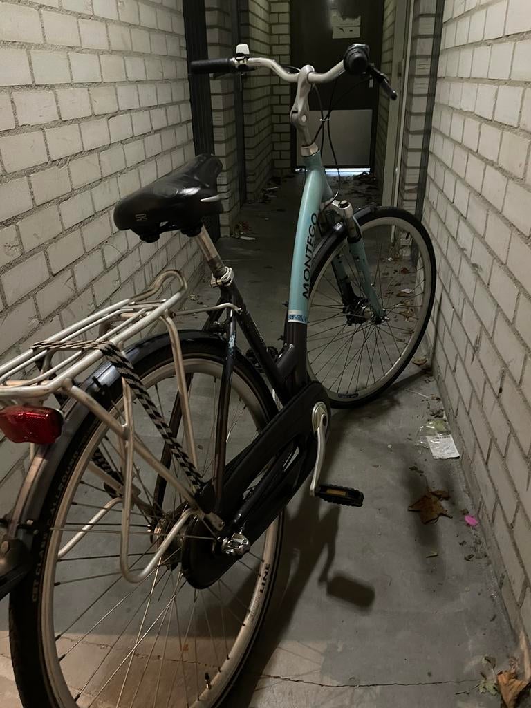 Montego damesfiets - Lichtblauw/Zwart, Fietsen en Brommers, Fietsen | Dames | Damesfietsen, Gebruikt, Overige merken, Versnellingen