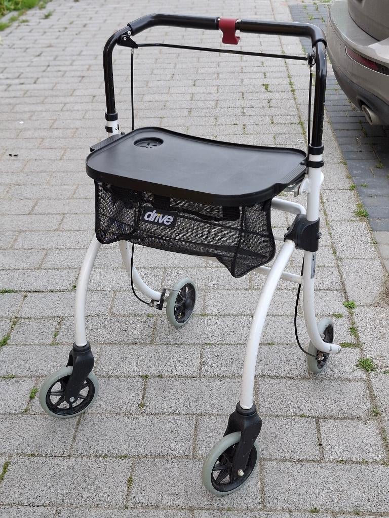rolator voor binnen merk drive met tas en dienblad, Ophalen of Verzenden, Opvouwbaar, Gebruikt
