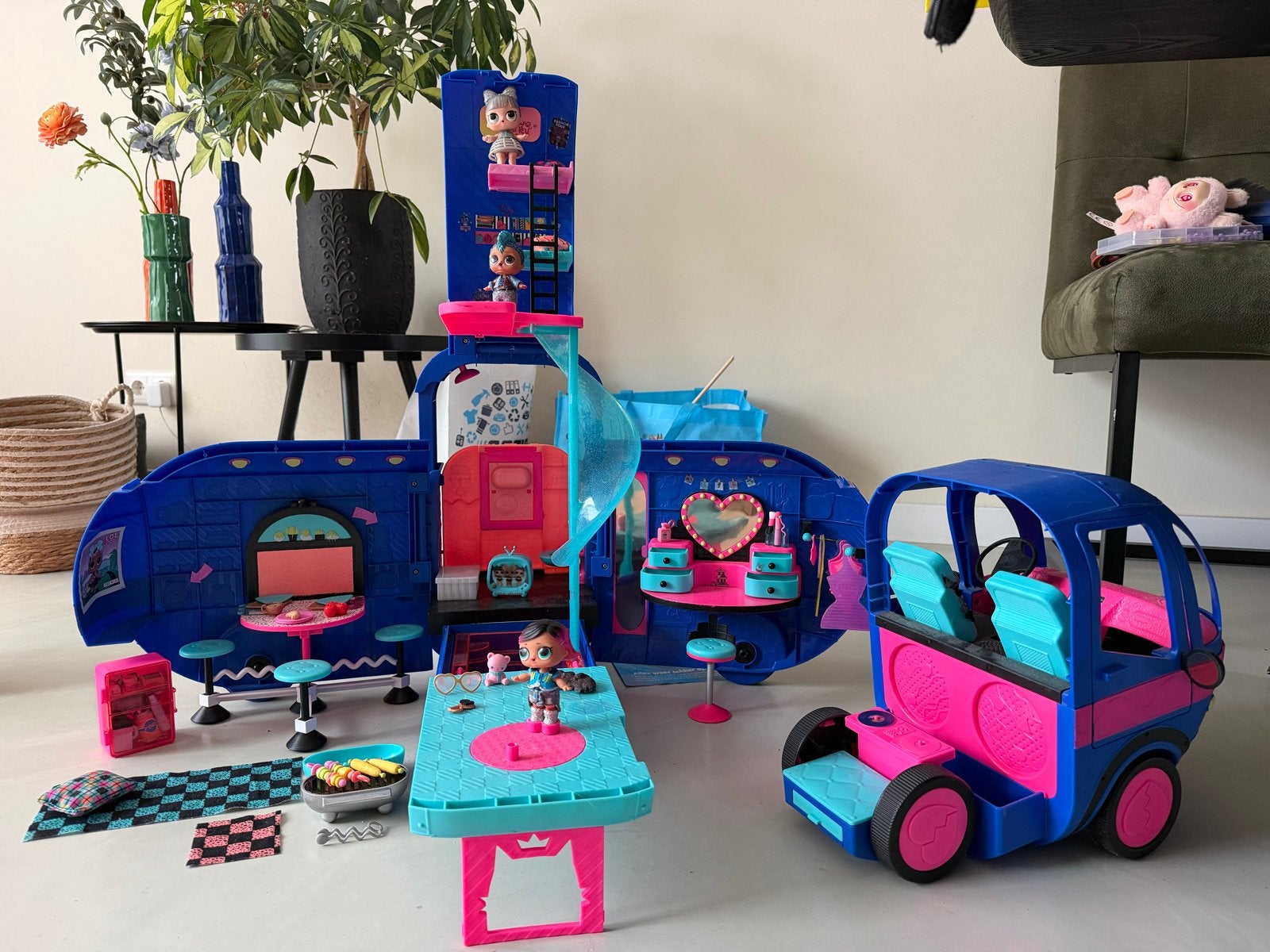LOL Surprise OMG Glamper Camper met accessoires, Kinderen en Baby's, Ophalen of Verzenden, Zo goed als nieuw, Meisje