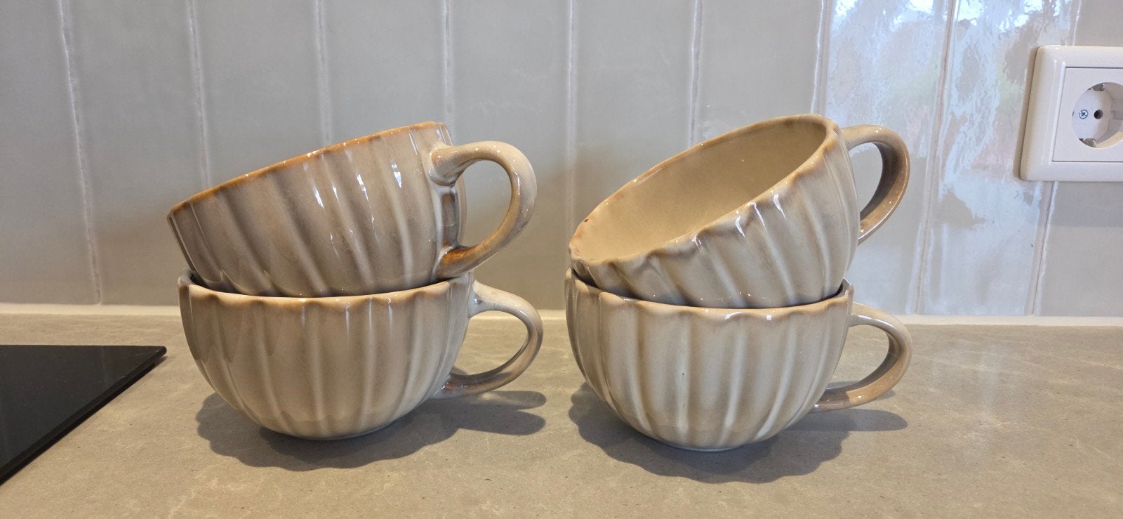 4 Cosy & Trendy Mokken - 450 ml - Nieuw, Huis en Inrichting, Keuken | Servies, Nieuw, Ophalen of Verzenden, Modern, Kop(pen) en/of Schotel(s)