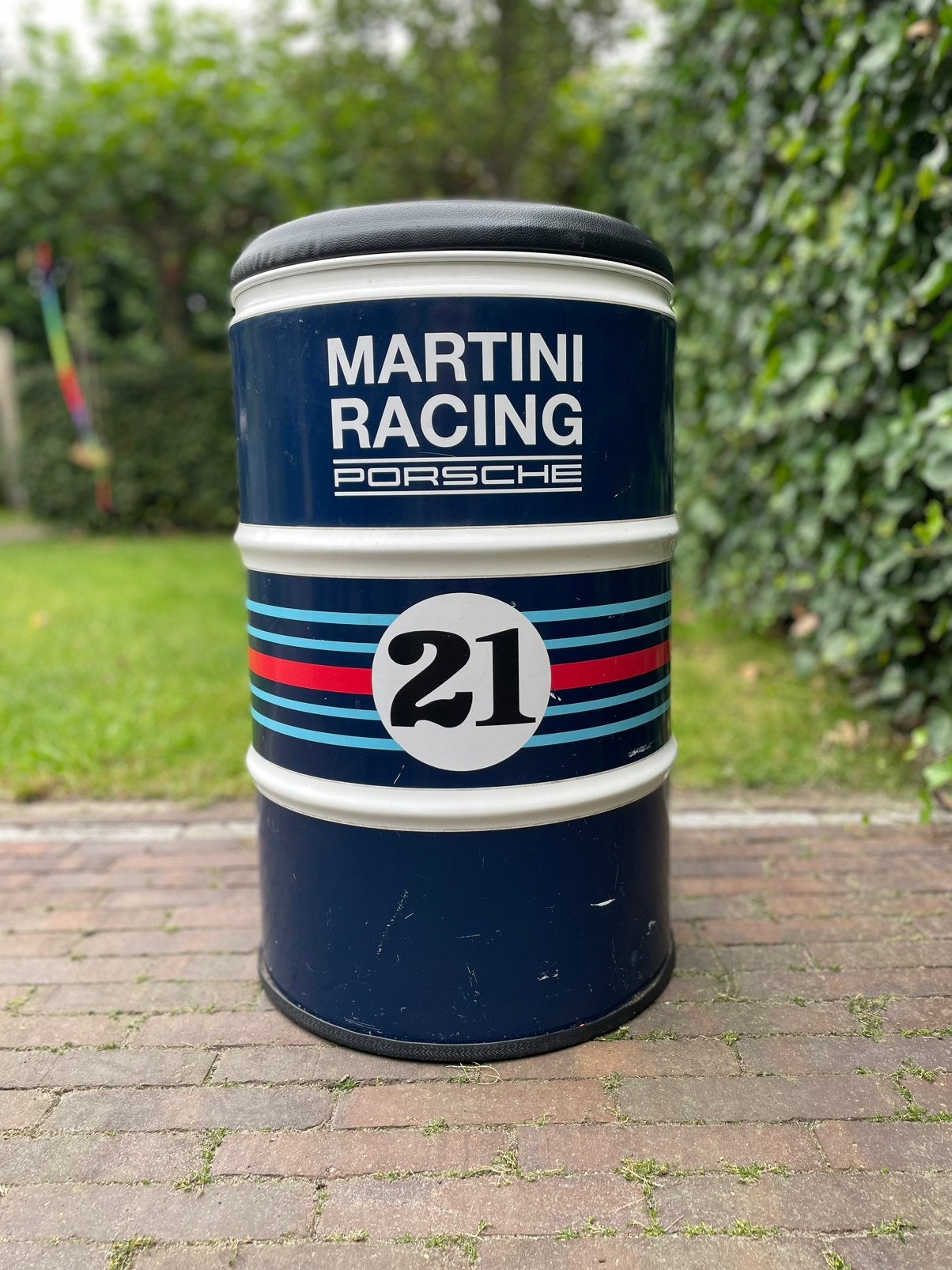 Porsche Martini Racing Barrel Seat / olievat kruk, Antiek en Kunst, Ophalen