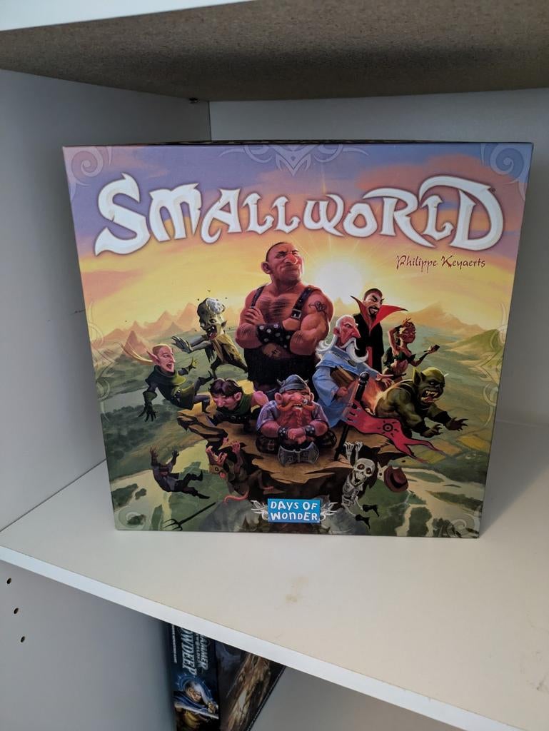 Smallworld (NL) - Compleet en goed in orde, Vijf spelers of meer, Ophalen of Verzenden, Gebruikt