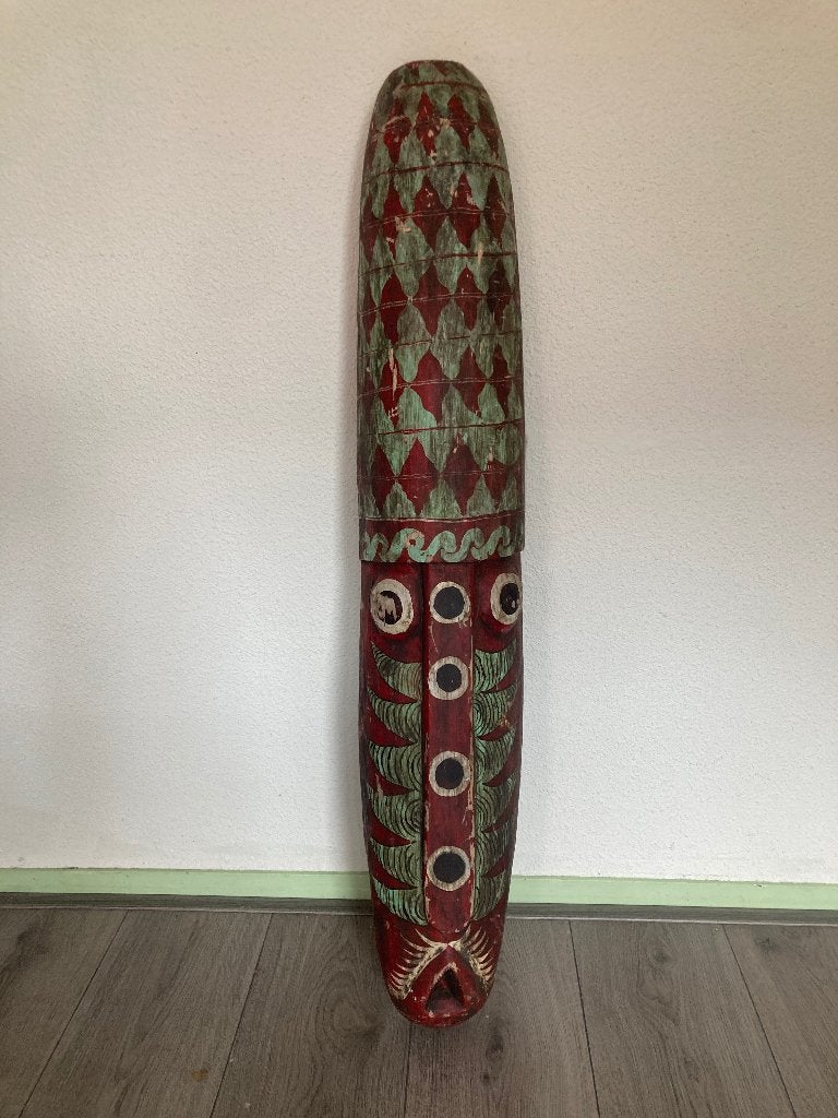 Ethnographisch tribale kunst houtsnijwerk dajaks aziatisch, Ophalen