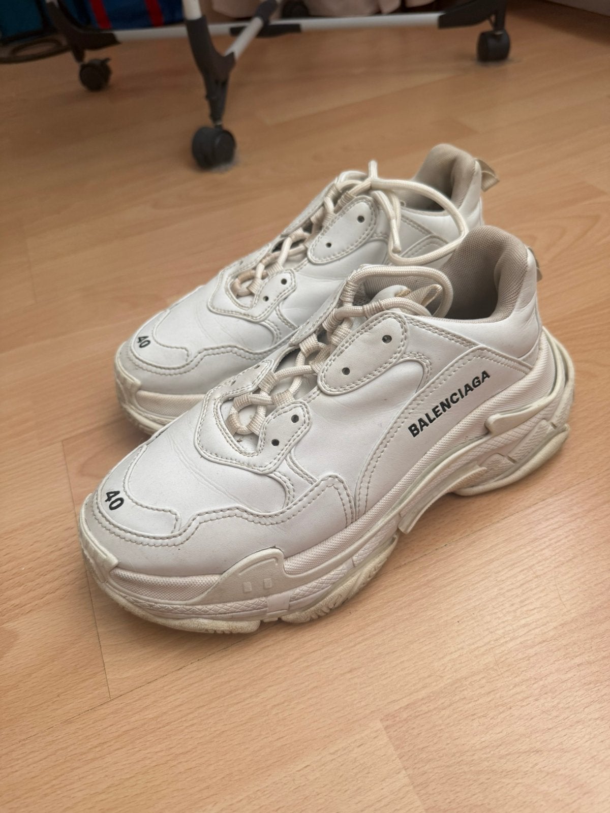 Balenciaga triple S, Wit, Ophalen of Verzenden, Sneakers of Gympen, Gedragen