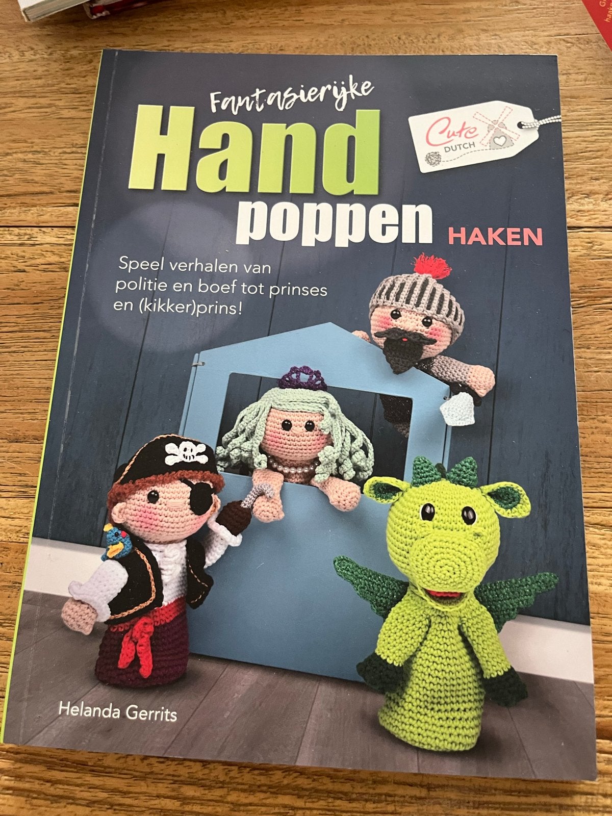 Fantasierijke Handpoppen Haken - Helanda Gerrits, Ophalen of Verzenden, Zo goed als nieuw, Breien en Haken, Geschikt voor kinderen