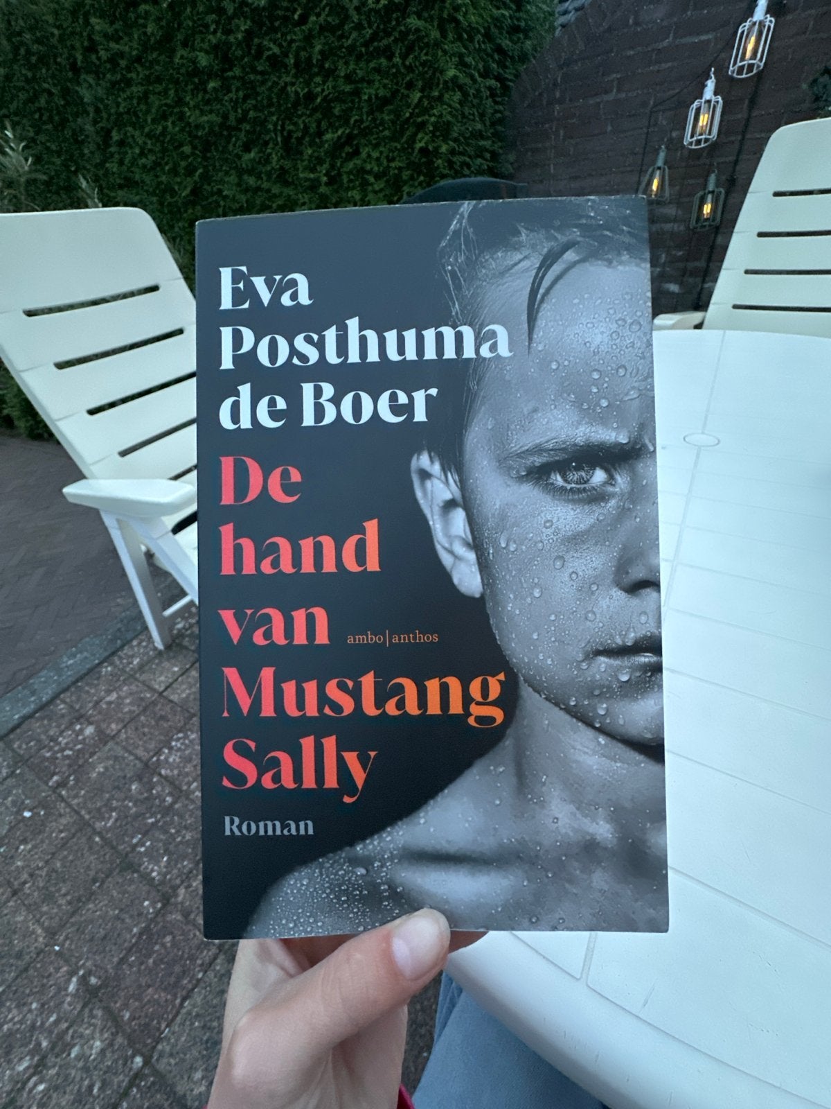 De hand van Mustang Sally - Eva Posthuma de Boer, Ophalen of Verzenden, Zo goed als nieuw, Nederland