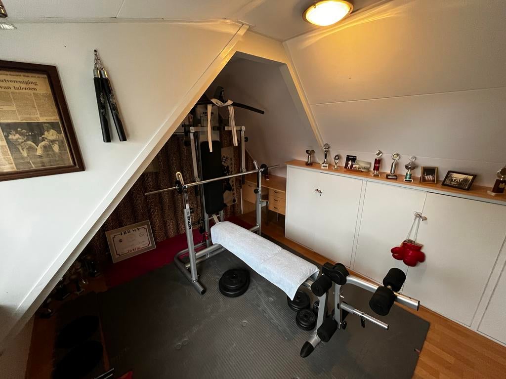 Ketler fitness krachtstation met bankdruk en gewichten, Sport en Fitness, Fitnessapparatuur, Ophalen, Gebruikt, Krachtstation