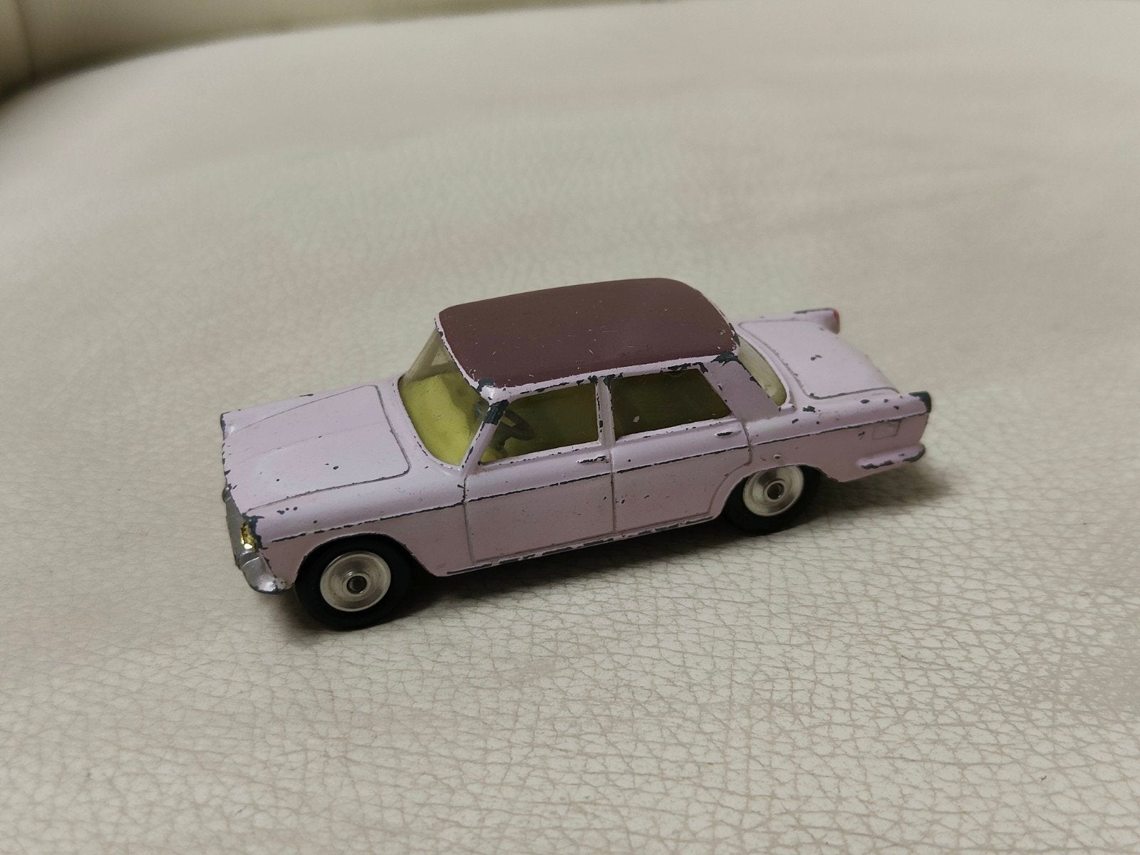 Corgi Toys Fiat 2100, Ophalen of Verzenden, Zo goed als nieuw, Auto, Corgi