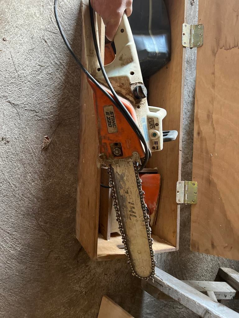 Stihl E 220 elektrische kettingzaag - Krachtig en betrouwbaa, Ophalen, Gebruikt, 70 mm of meer, Kettingzaag