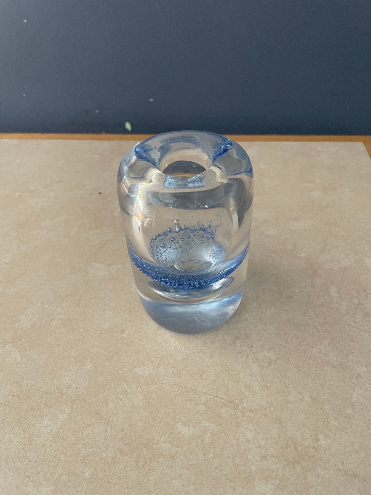 Vaasje Serica Leerdam met blauwe bubbels, Ophalen of Verzenden