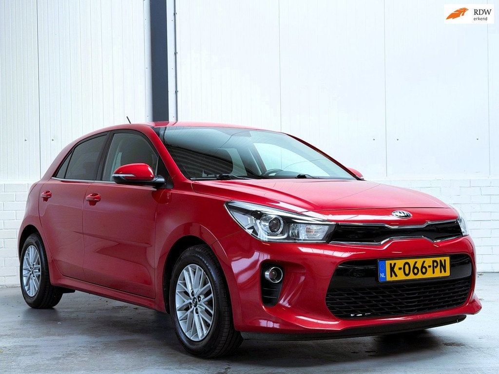 Kia Rio 1.2 CVVT ComfortPlusLine Navigator|Camera|Trekhaak, Auto's, Kia, 4 cilinders, 1010 kg, Bedrijf, 84 pk