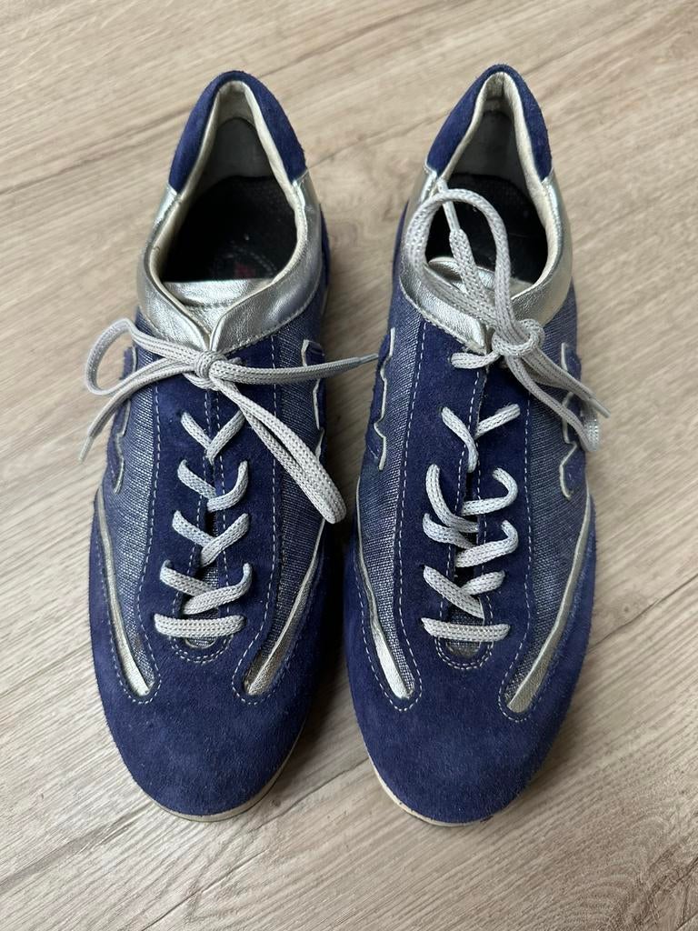 Dames schoenen maat 38 - blauw met zilver, Kleding | Dames, Schoenen, Ophalen of Verzenden, Zo goed als nieuw, Blauw, Sneakers of Gympen