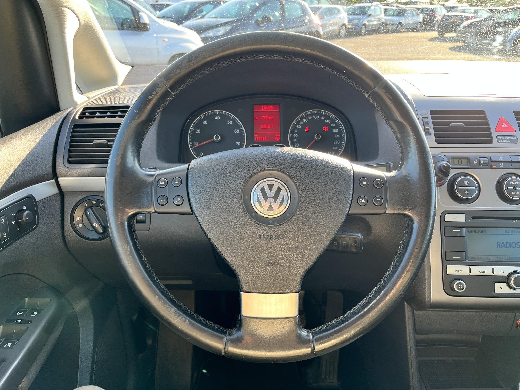 Foto 26 van Volkswagen Touran 1.4 TSI Highline Clima, cruise, stoelverwa
