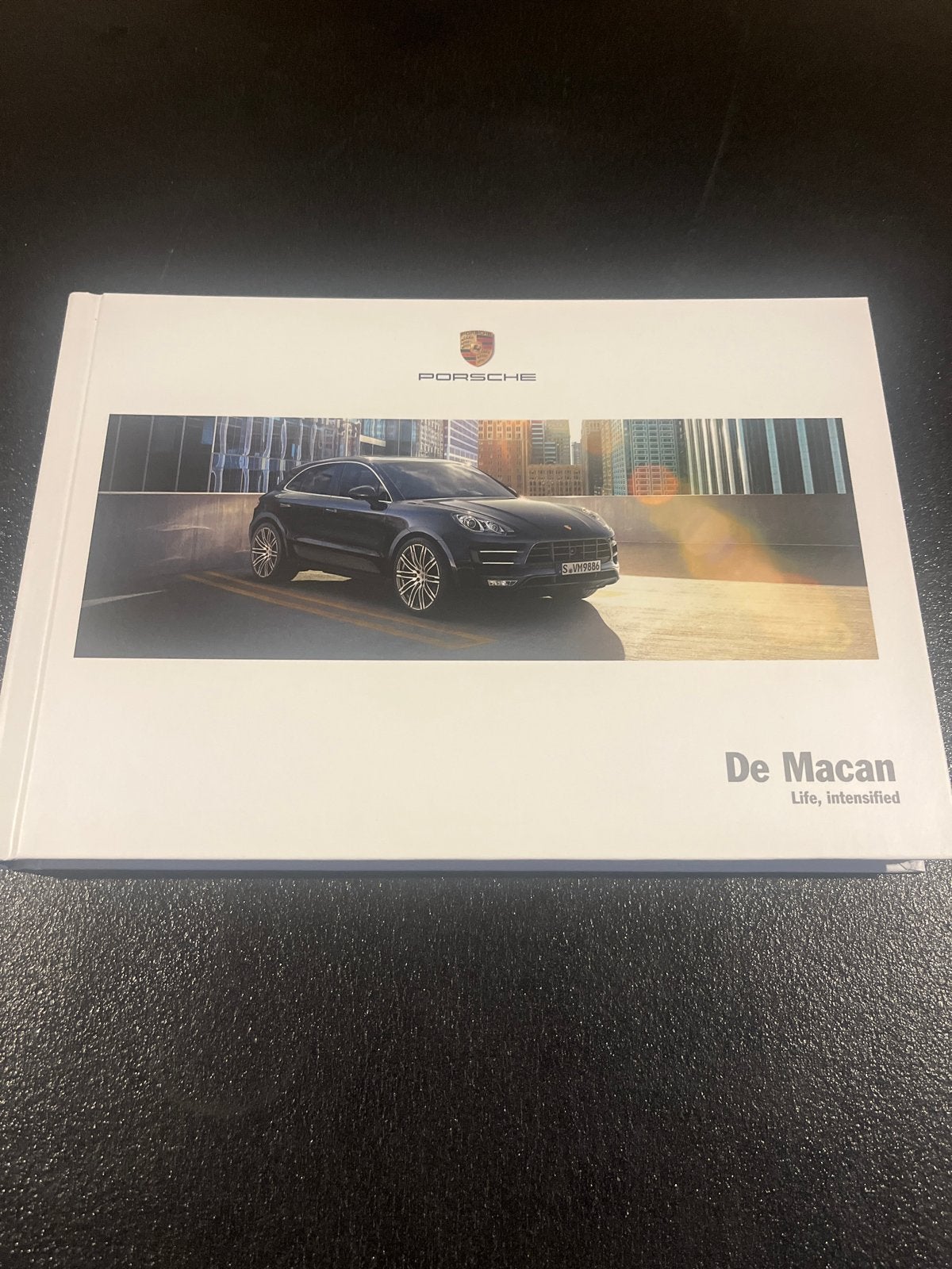 Porsche Macan Brochure 2018 - De Macan, Boeken, Ophalen of Verzenden, Zo goed als nieuw, Porsche