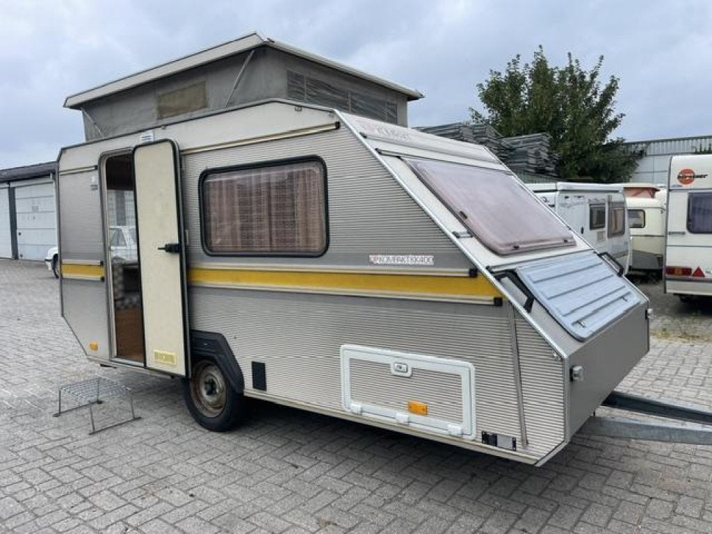 Kip KK 400 1990; 2xzit middenkeuken luifel, Caravans en Kamperen, Caravans, Overige typen, Kip, Bedrijf, Treinzit