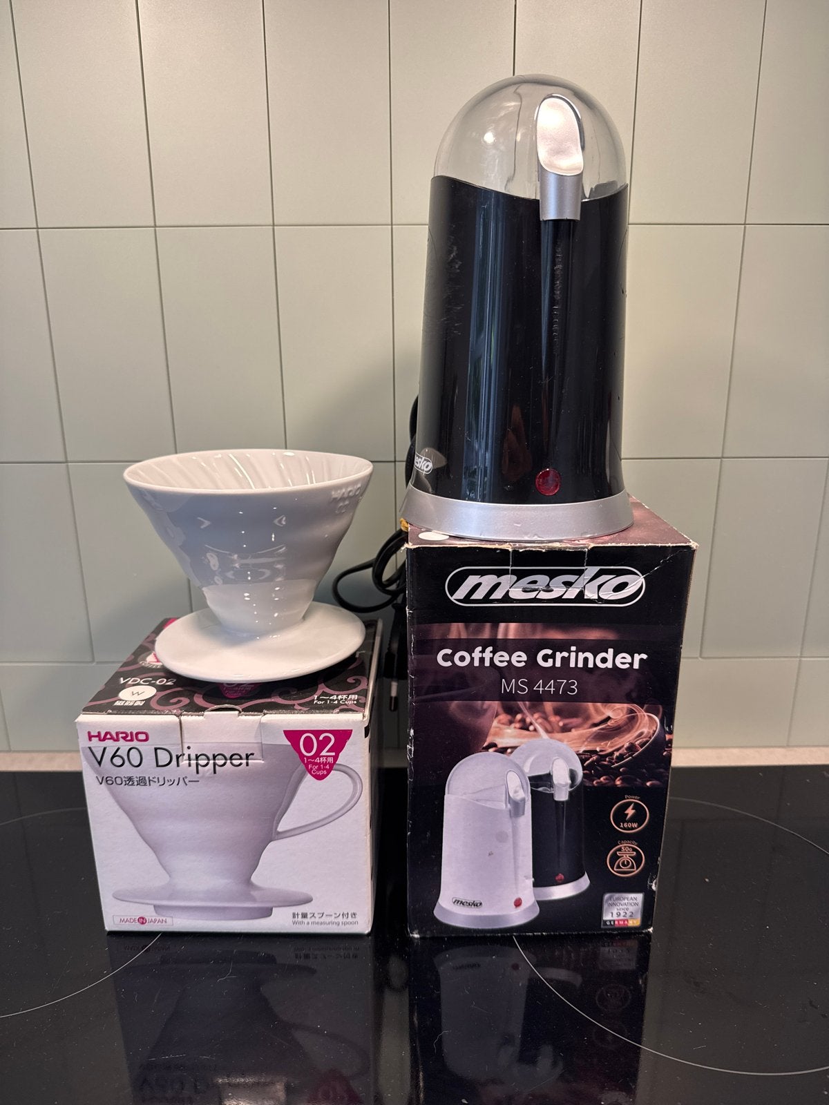 Hario V60 Dripper & Mesko Koffiemolen MS 4473, Overige modellen, Gemalen koffie, Ophalen of Verzenden, Zo goed als nieuw