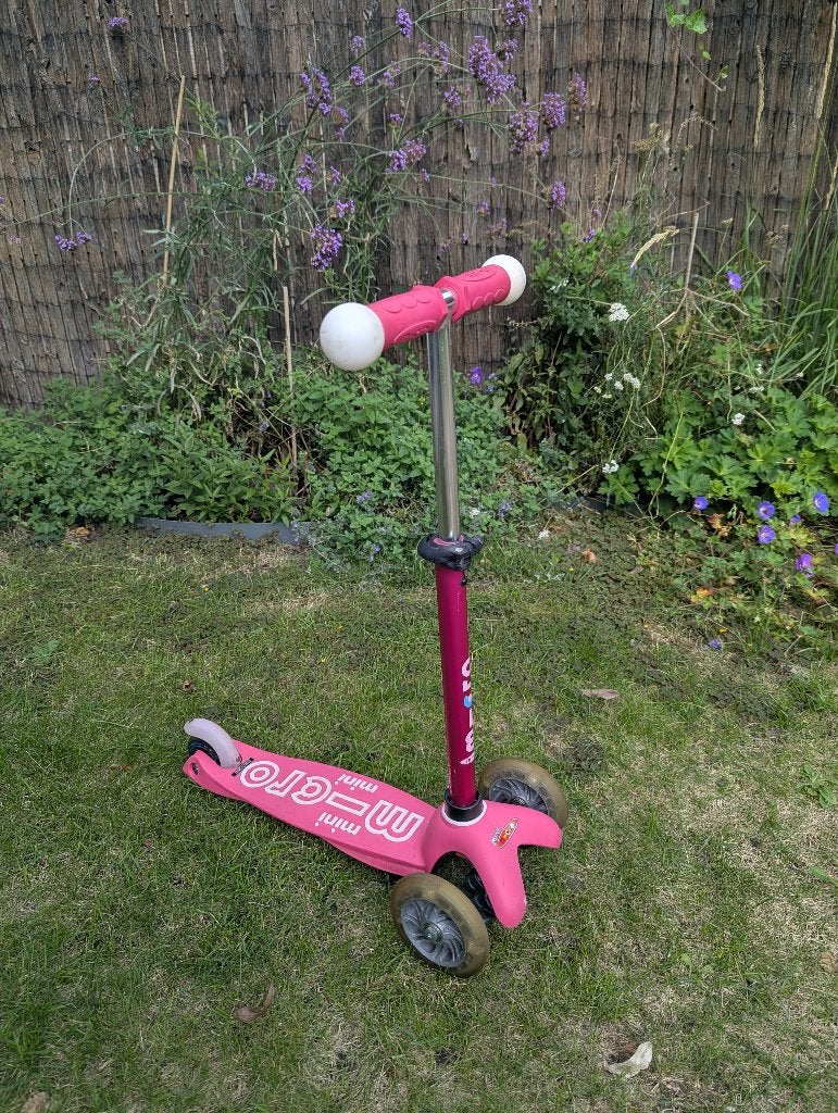 Roze Micro Mini Deluxe Magic (met led), Fietsen en Brommers, Steps, Ophalen, Gebruikt, Gewone step, Micro