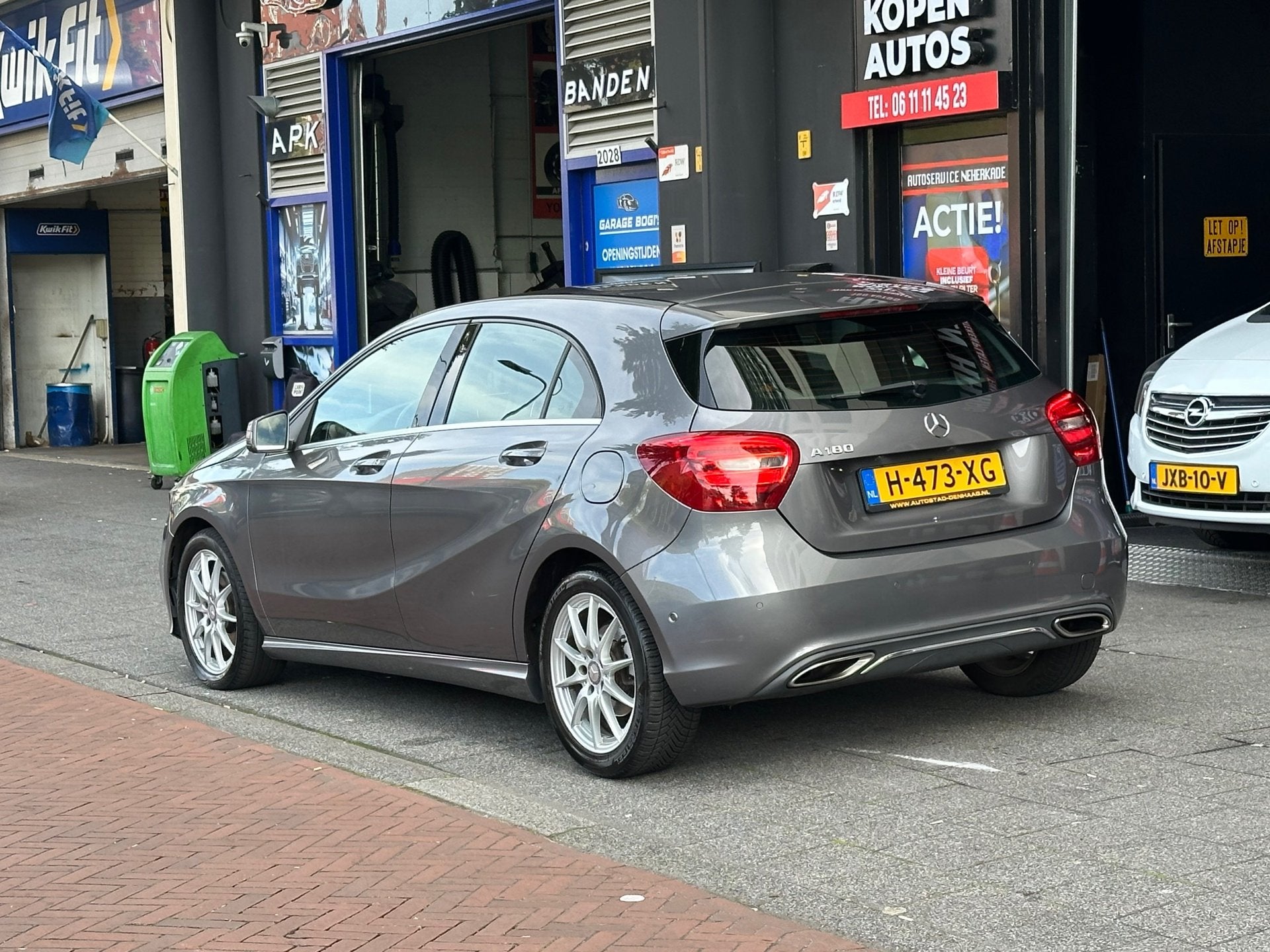 Mercedes-Benz A-klasse 180 Automaat Airco Navi Leer, Auto's, Gebruikt, 4 cilinders, Leder en Stof, 122 pk