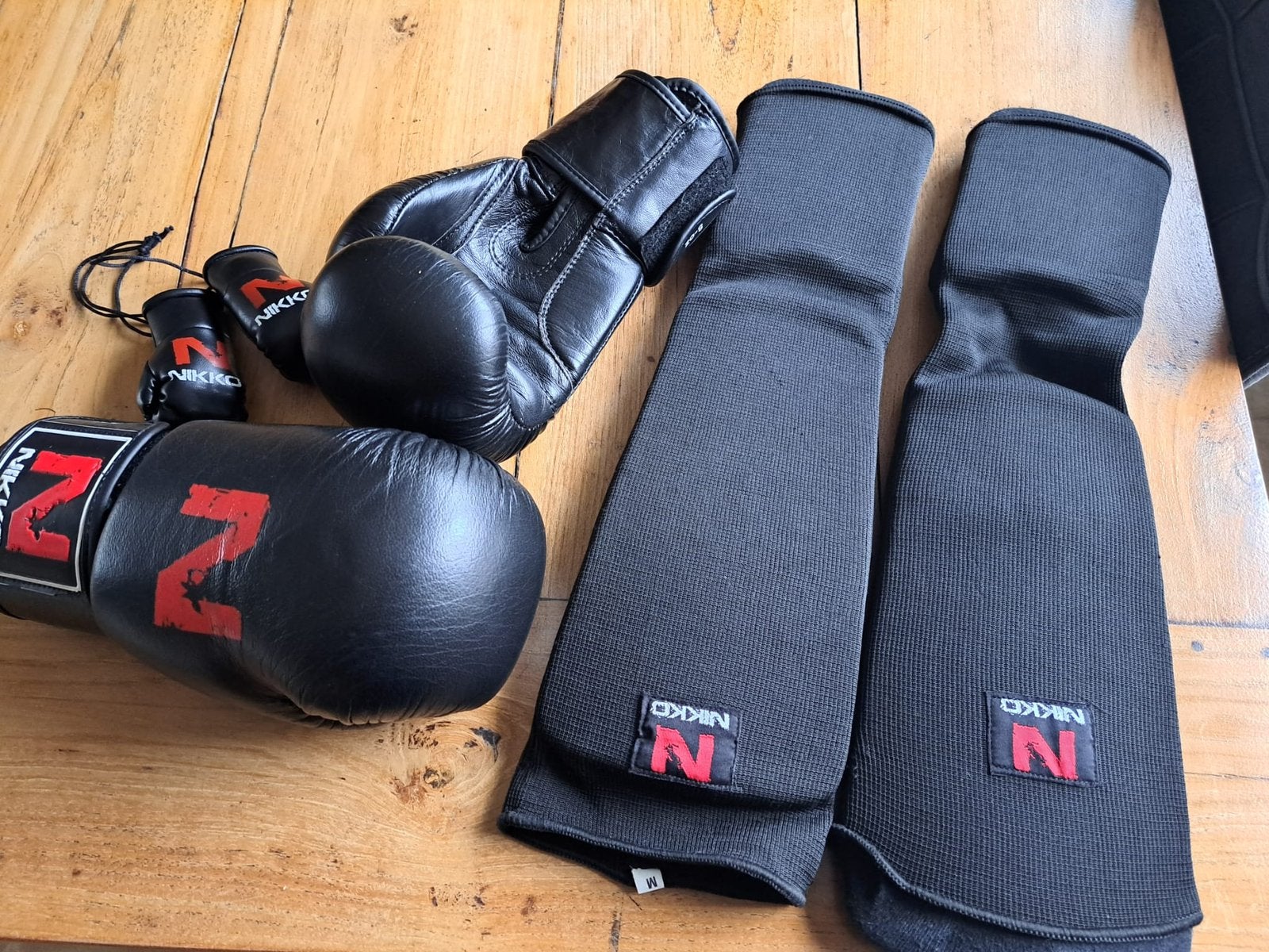 Boxhandschoenen en scheenbeschermers, Sport en Fitness, Ophalen, Zo goed als nieuw, Bokszak